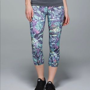 Lululemon EUC Run: Inspire Crop II